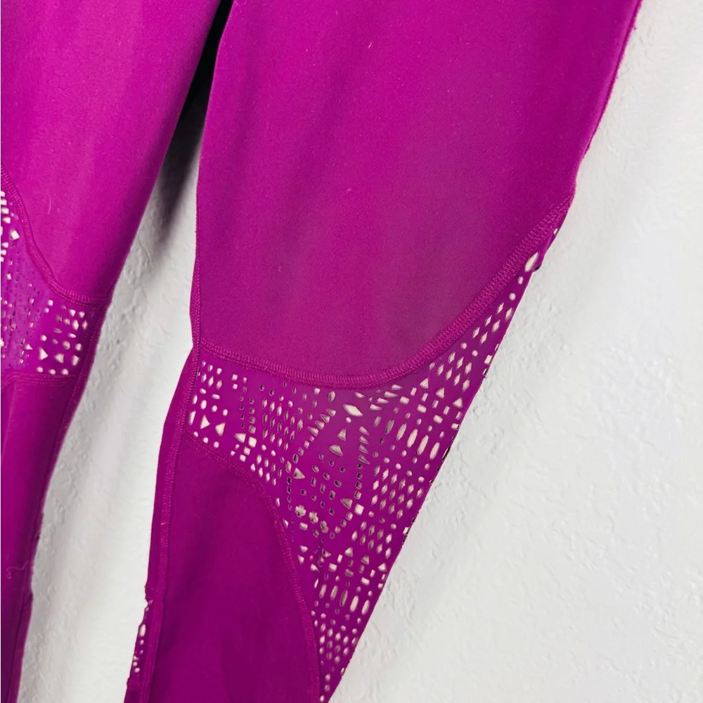 Alo Yoga West Coast Eyelet Laser Cut Stirrup Leggings I Size: XS